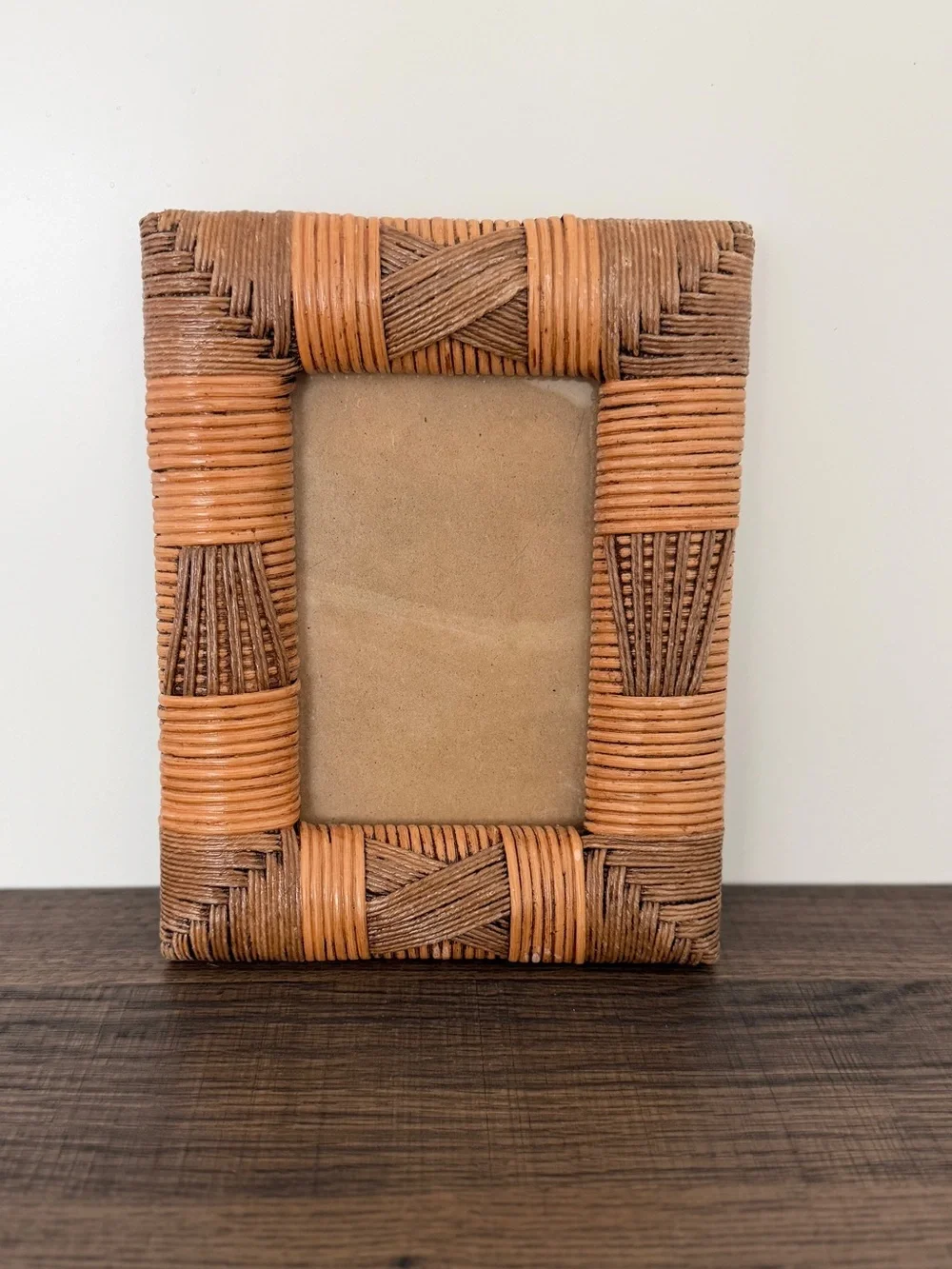 Vtg Woven Rattan Wicker Picture Frame 4 x 6 Boho Coastal Tropical Photo Frame‎